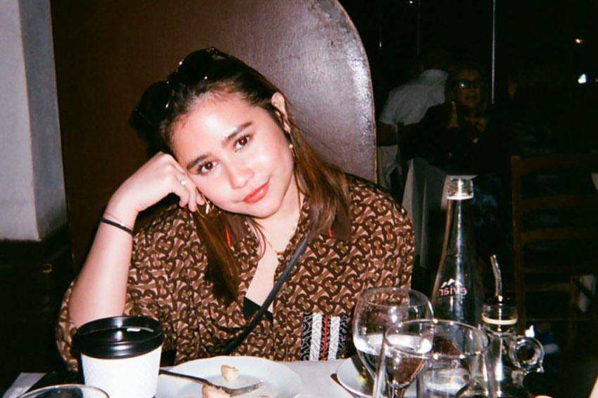 potret outfit Prilly Latuconsina (instagram.com/prillylatuconsina96)
