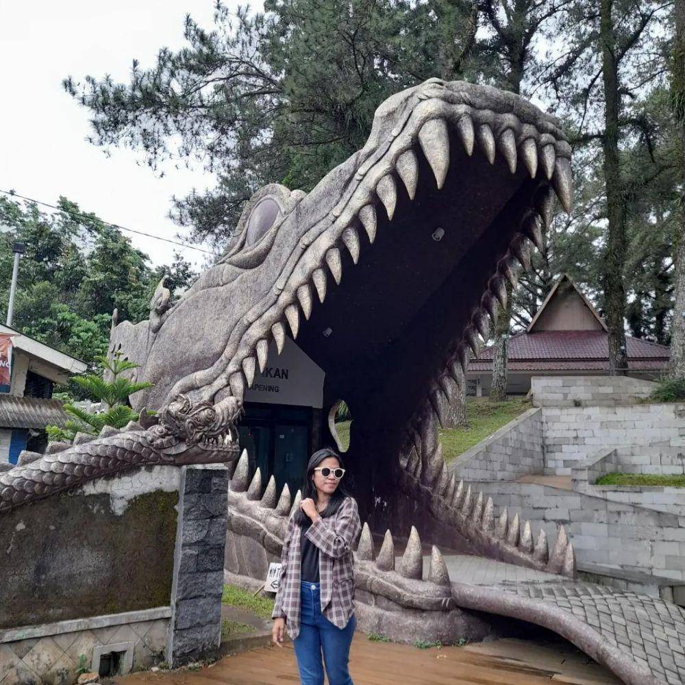 Goa ular Baru Klinting di Bukit Cinta Rawa Pening. (instagram.com/jein_delly)