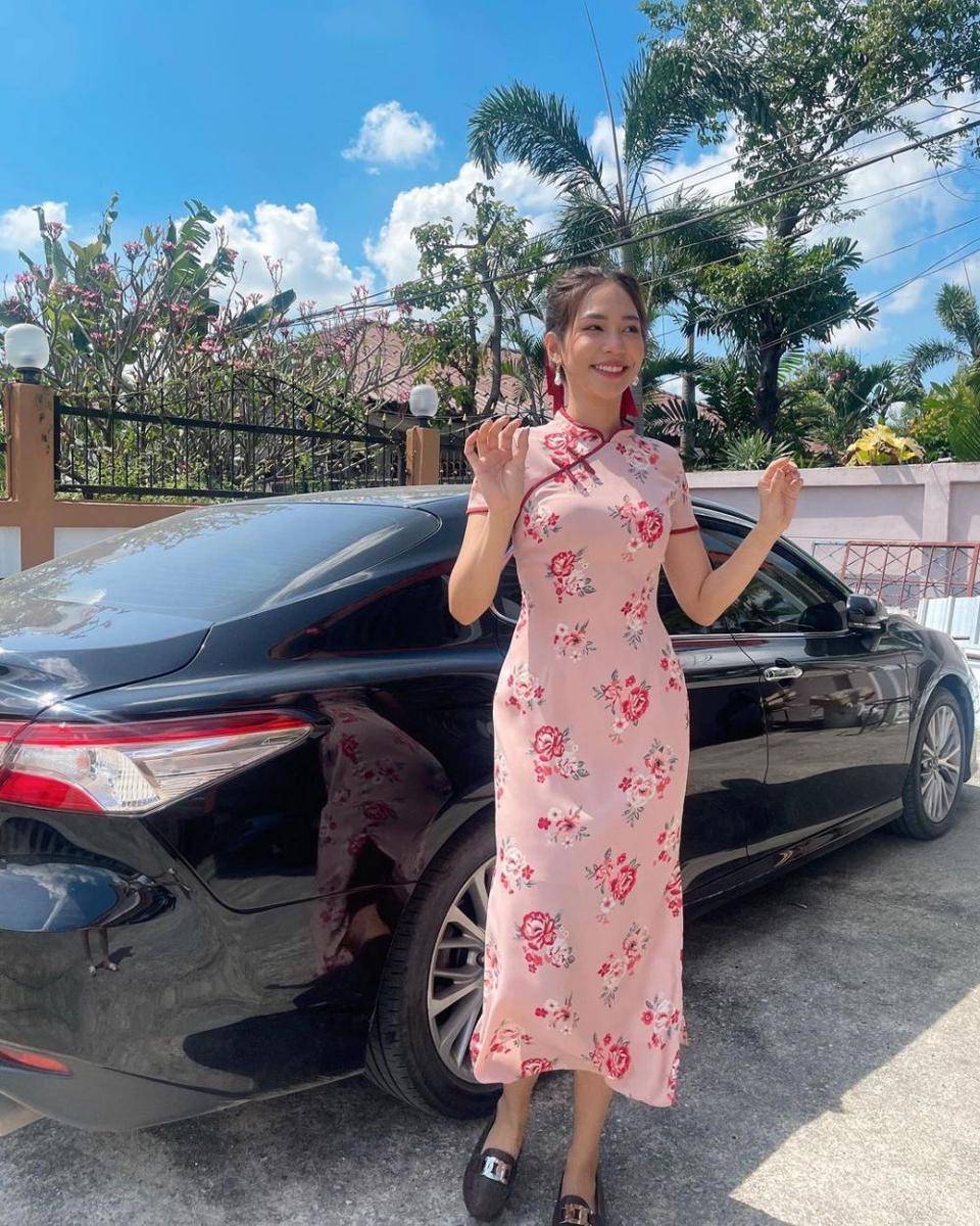 Potret beauty queen rayakan Imlek (Instagram.com/bintsireethorn)
