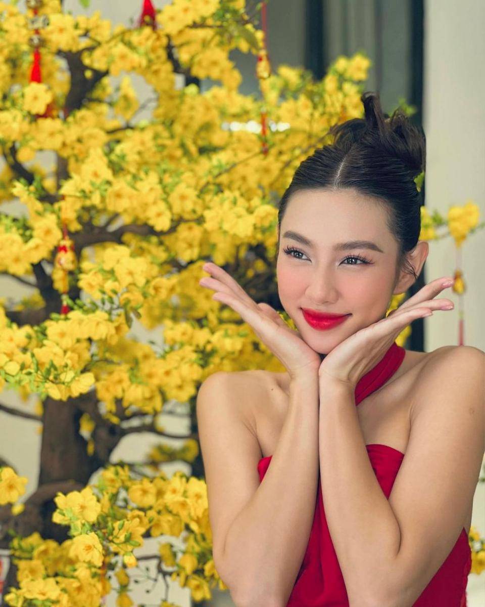 Potret beauty queen rayakan Imlek (Instagram.com/tienng12)