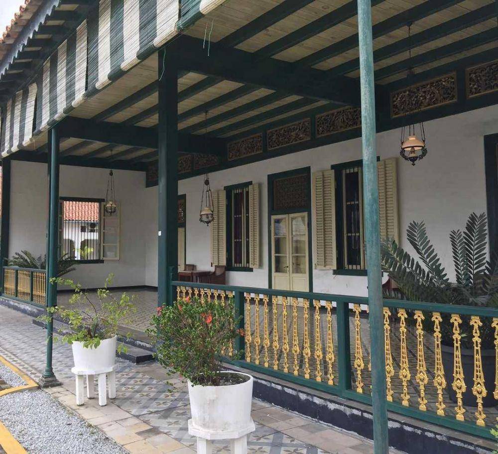 Heritage gallery house of Lay (instagram.com/vintage_colony)