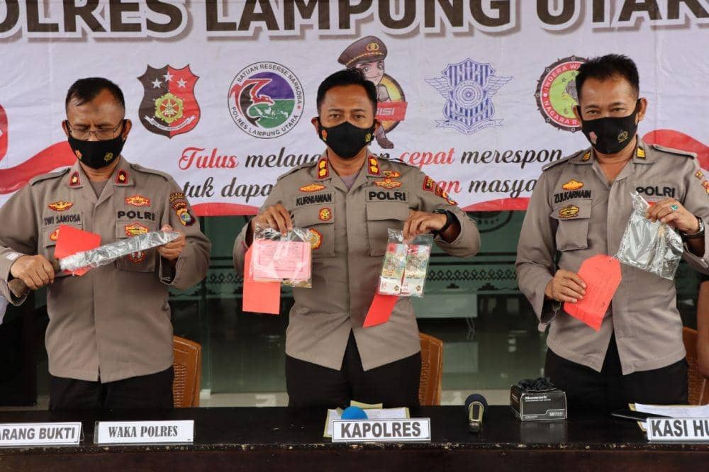 Petugas Satreskrim Polres Lampung Utara menangkap pelaku pencurian dengan pemberatan (Curat) di sebuah rumah beralamatkan Desa Karang Rejo 2, Kecamatan Muara Sungkai, Kabupaten Lampung Utara. (IDN Times/Istimewa)
