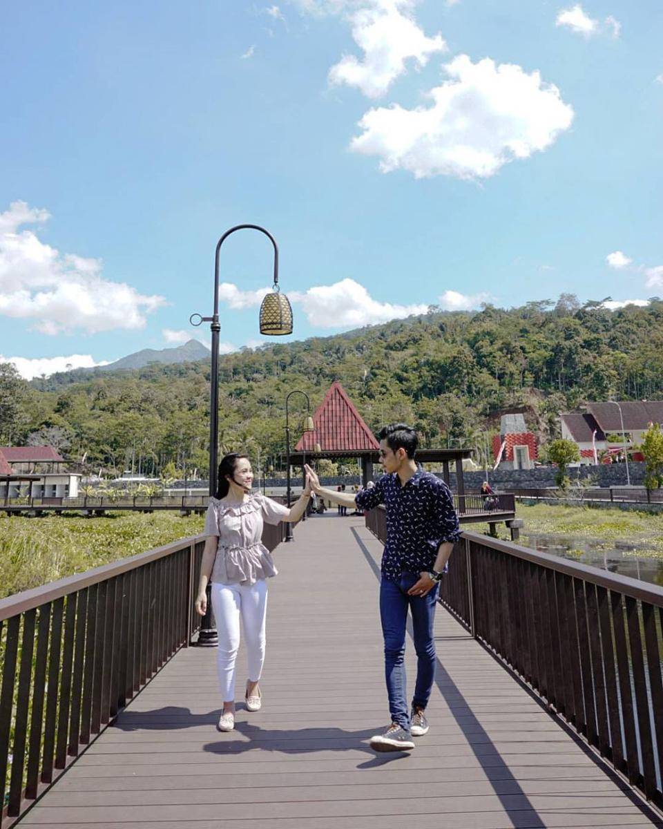 Bukit Cinta Rawa Pening. (instagram.com/azizalfathoni)