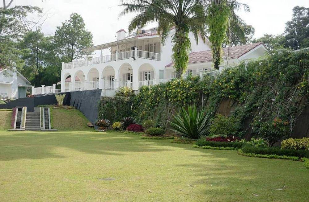 potret the white house puncak (instagram.com/thewhitehousepuncak)