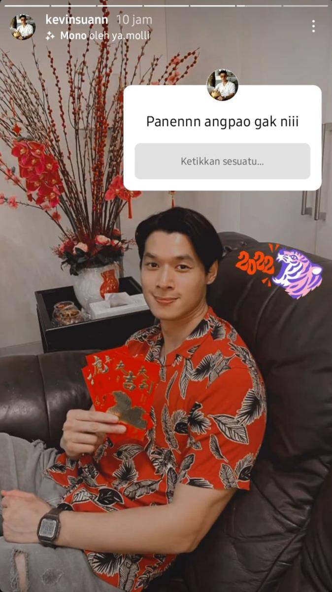Gaya Artis Pria Berdarah Tionghoa di Perayaan Imlek 2022 (Instagram.com/kevinsuann)