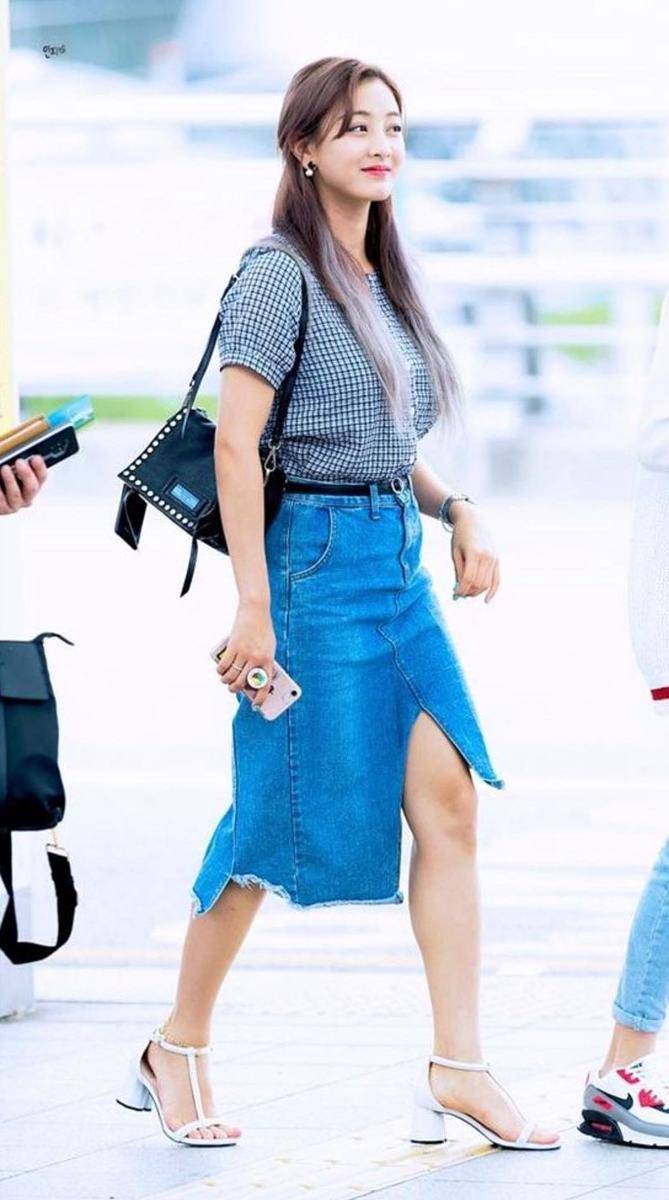 outfit kasual Jihyo Twice (instagram.com/trendfashiontwice)