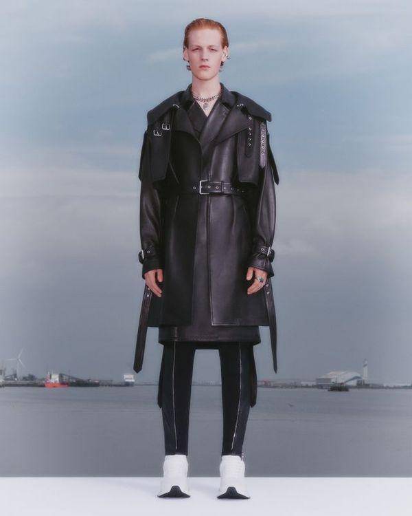 Alexander McQueen (instagram.com/alexandermcqueen)