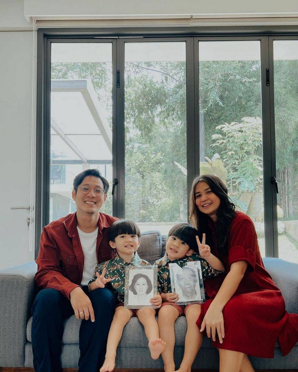 Gaya Artis Pria Berdarah Tionghoa di Perayaan Imlek 2022 (Instagram.com/juniorliem)