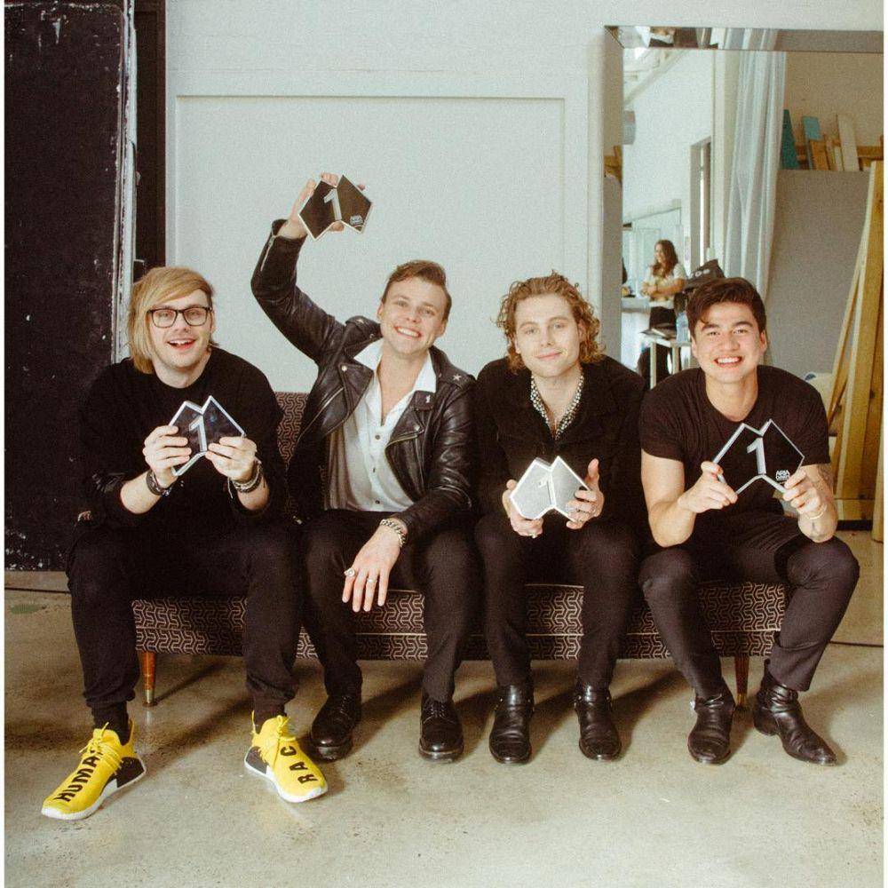 5 SOS (instagram.com/5sos)