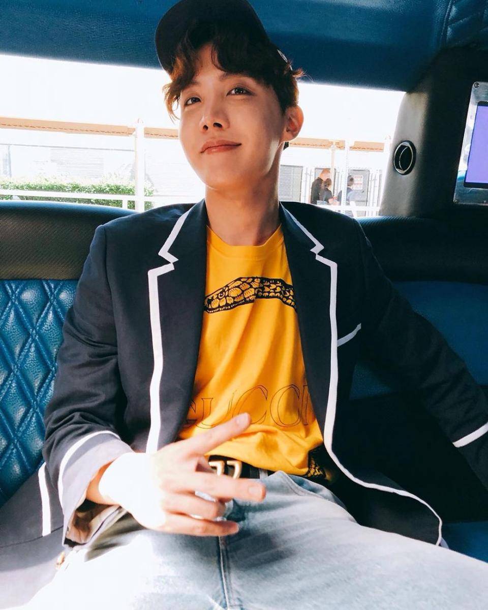 Outfit semi formal look ala BTS (Instagram.com/bts_jhope)