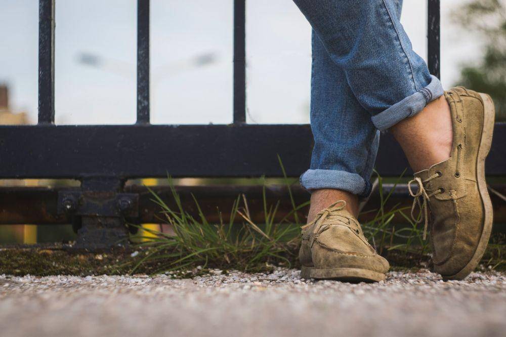 Moccasin pria (unsplash.com/Damir Bosnjak)