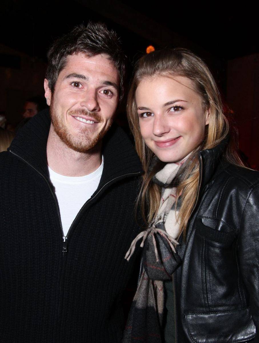 Dave Annable dan Emily VanCamp (twitter.com/EmilyVanCampBr_)