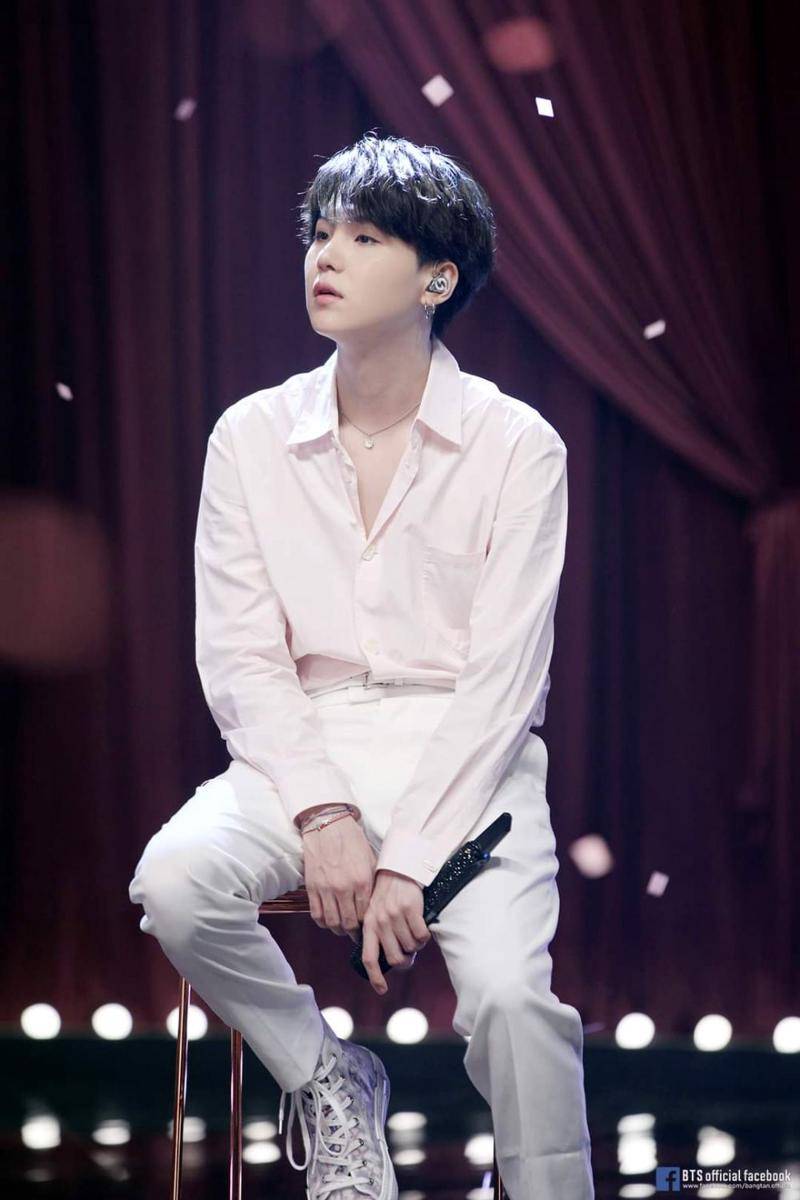 Outfit semi formal look ala BTS (facebook.com/bangtan.official)