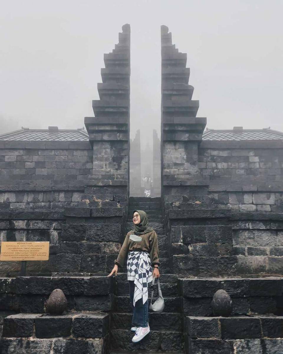 Candi Cetho (instagram.com/dewiatika_18)