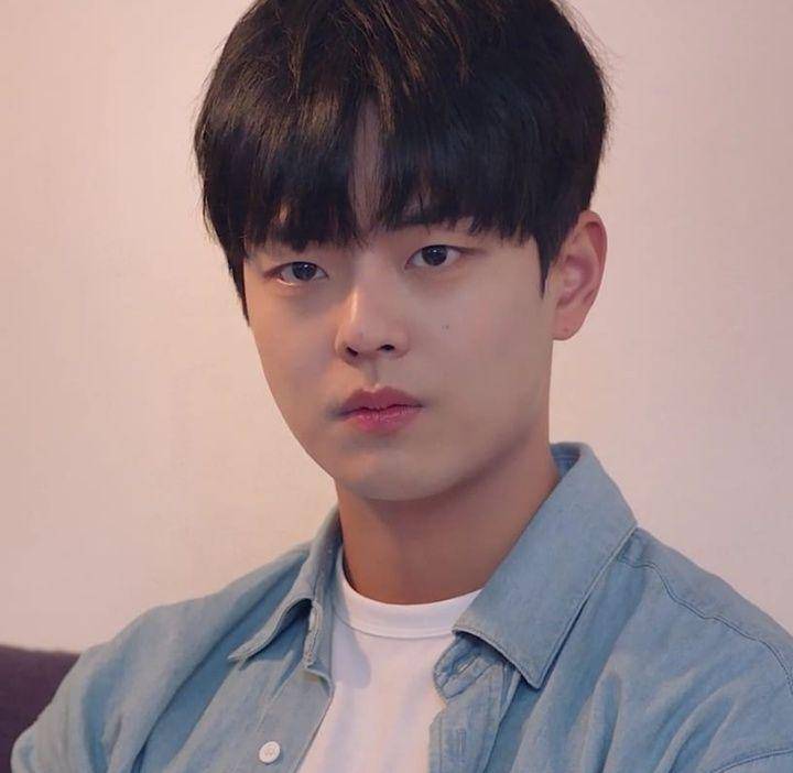 Jung Woo Jin (instagram.com/woojinnie_96)