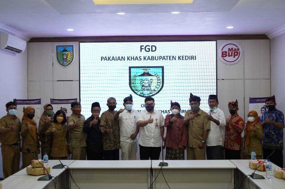 Mas Dhito Minta Pakaian Khas Kabupaten Kediri segera Dipatenkan