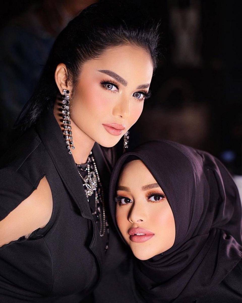Krysdayanti dan Aurel (instagram.com/makeupbylaode)