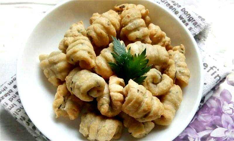 ilustrasi kue garpu seledri (Yummy/Diah Ayu Fitria)