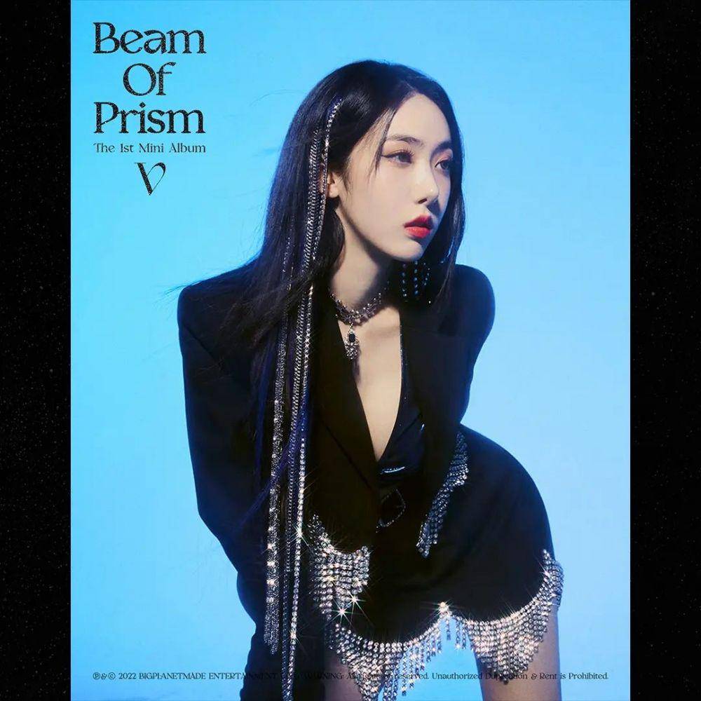 Sinb di konsep foto 1st mini album VIVIZ bertajuk Beam of Prism (instagram.com/viviz_official)