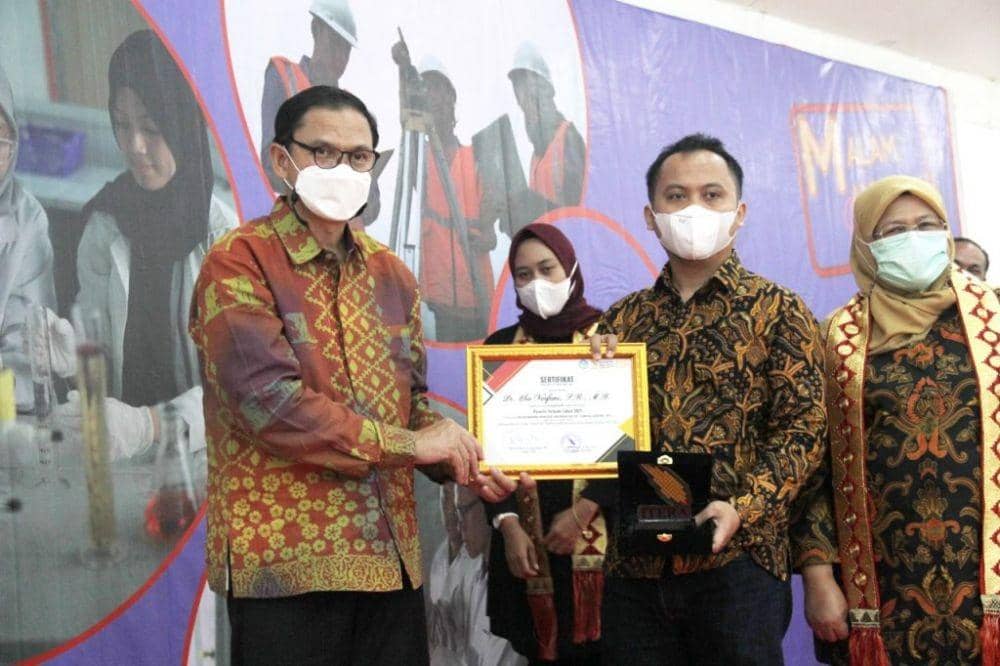 ITERA melalui Lembaga Penelitian dan Pengabdian Masyarakat (LPPM) menggelar Malam Anugerah Insan Riset dan Inovasi ITERA 2021, Senin (31/1/2022). (Dok ITERA).