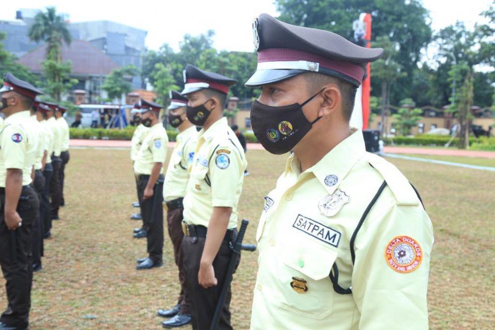 Adam Deni Curi Data Pribadi, Seragam Baru Satpam hingga Angka COVID-19