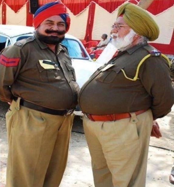 kelakuan kocak polisi India (reddit.com/notmanch_u)