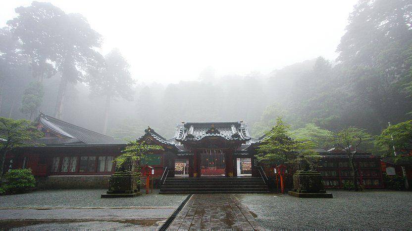 kuil Hakone (japan-guide.com)
