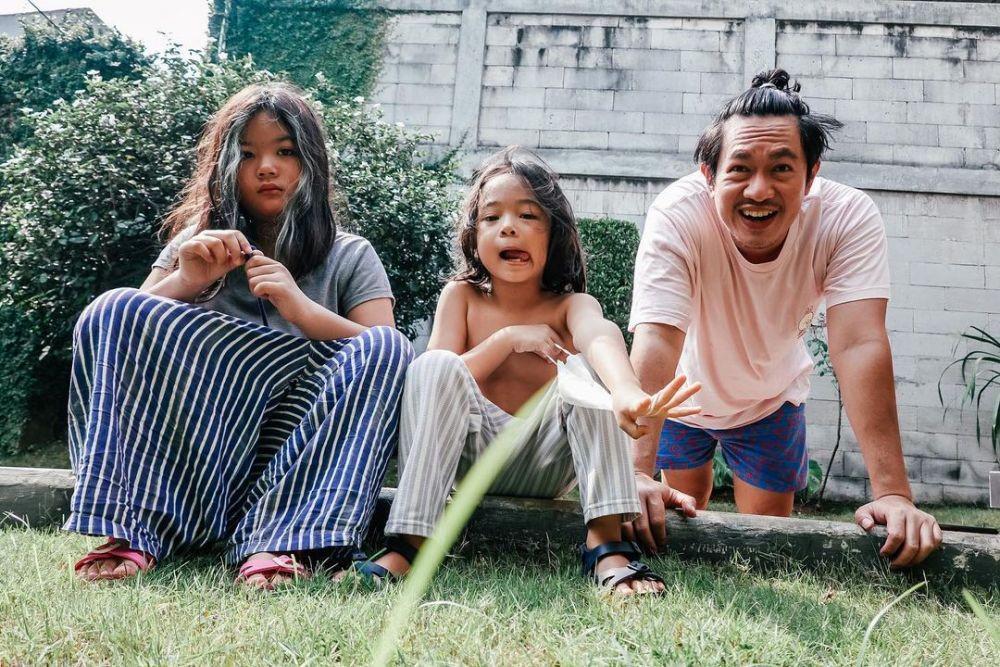 Calon Ayah 3 Anak, 10 Potret Akrab Melki Bajaj dan Kedua Buah Hatinya