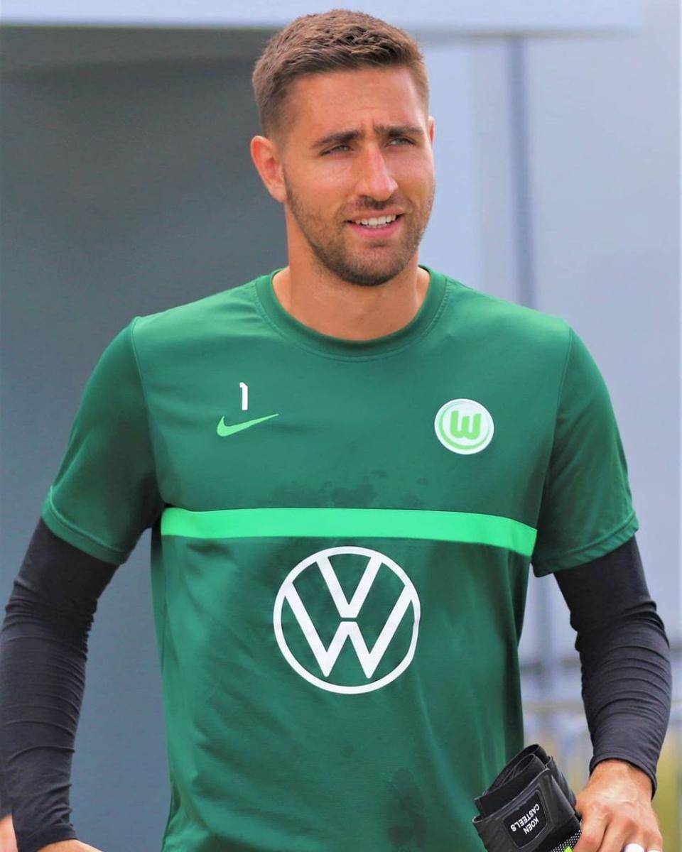 Koen Casteels berseragam latihan VfL Wolfsburg (instagram.com/koencasteels1)