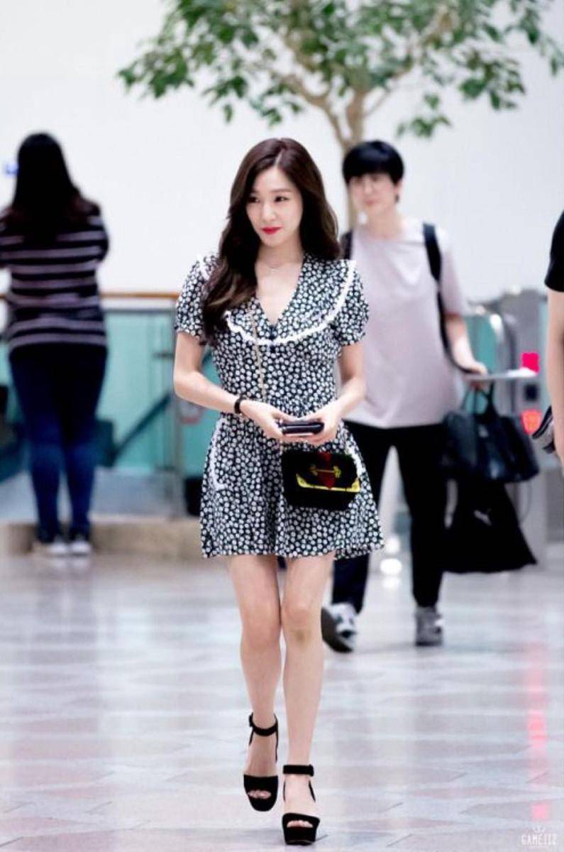dress ala Tiffany SNSD (instagram.com/snsdoutfit)