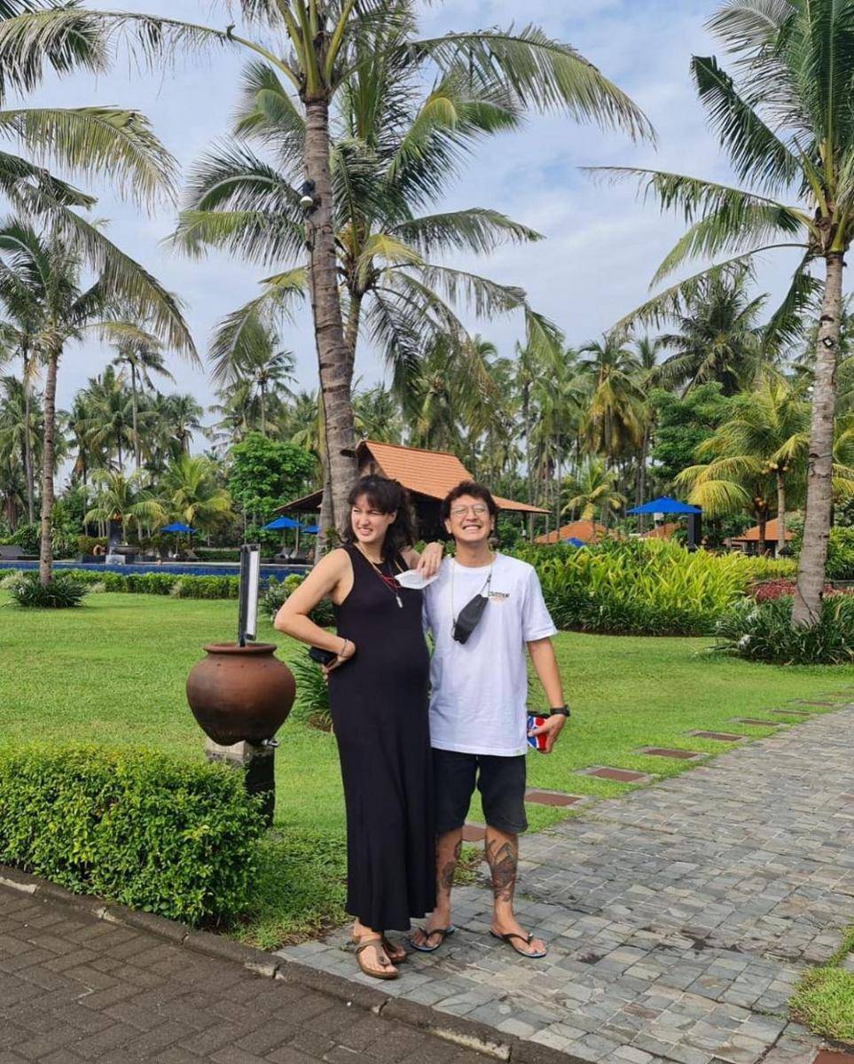 potret babymoon Nadine Chandrawinata di Bali dan Banyuwangi (instagram.com/dimsanggara)