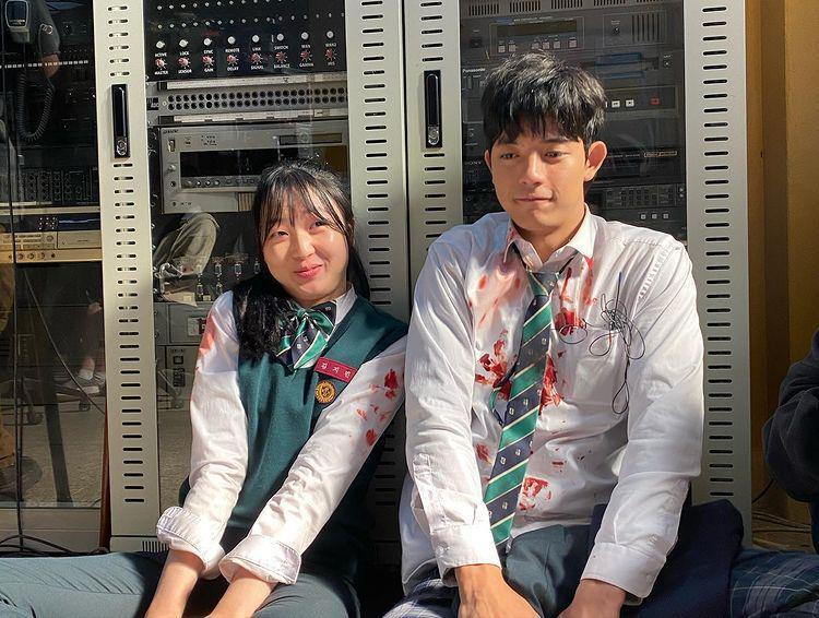 11 Momen Akrab Park Solomon Bersama Pemeran All of Us Are Dead