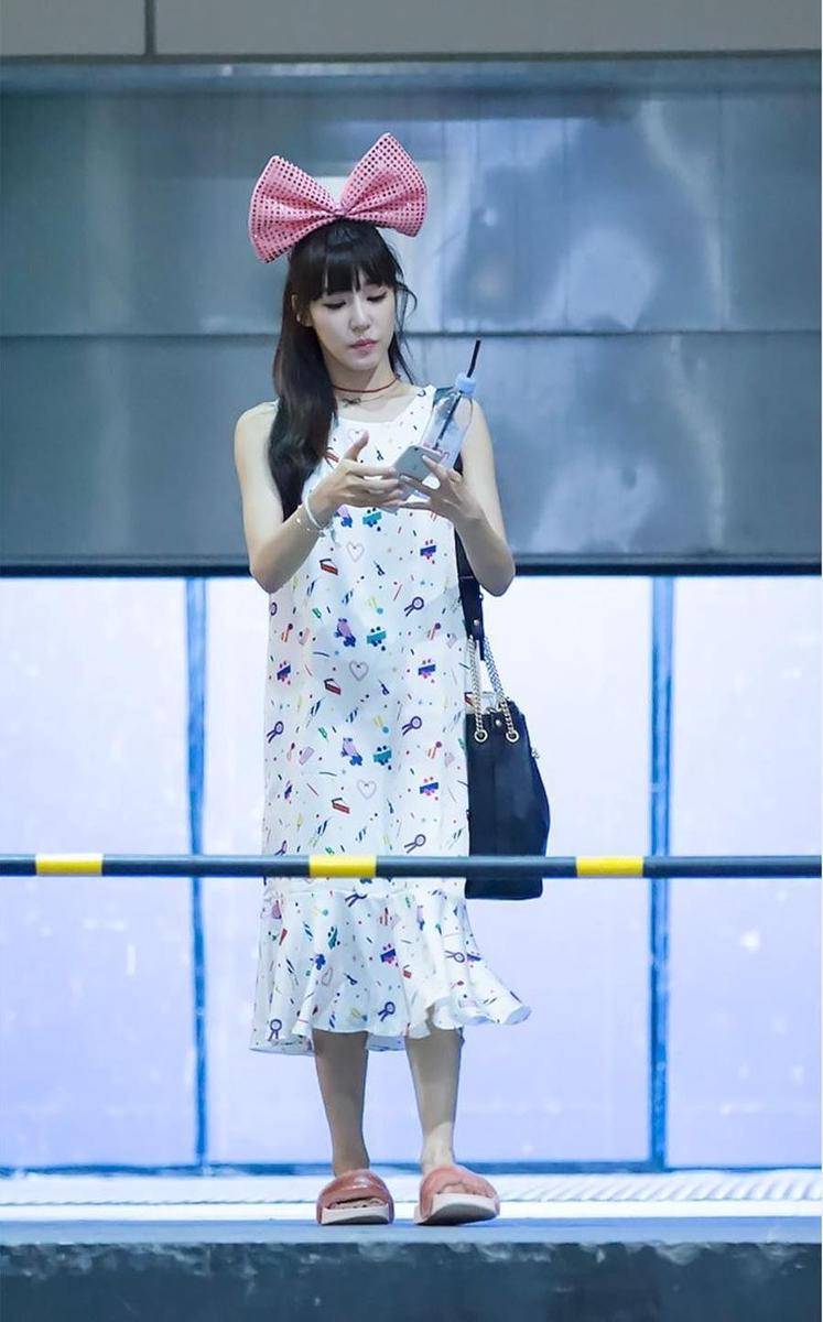 dress ala Tiffany SNSD (instagram.com/snsdoutfit)