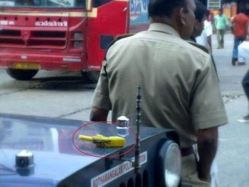 kelakuan kocak polisi India (reddit.com/notmanch_u)