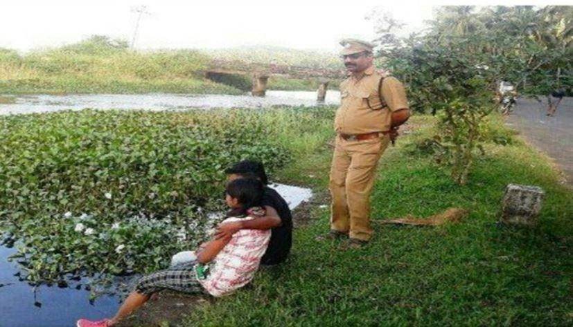 kelakuan kocak polisi India (reddit.com/notmanch_u)