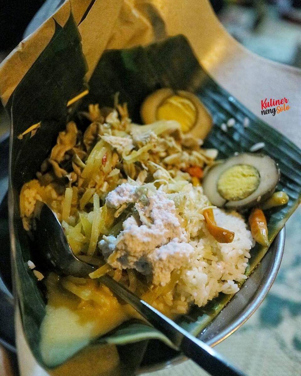 Nasi Liwet Bu Kirmadi (Instagram.com/Kuliner.neng.solo)