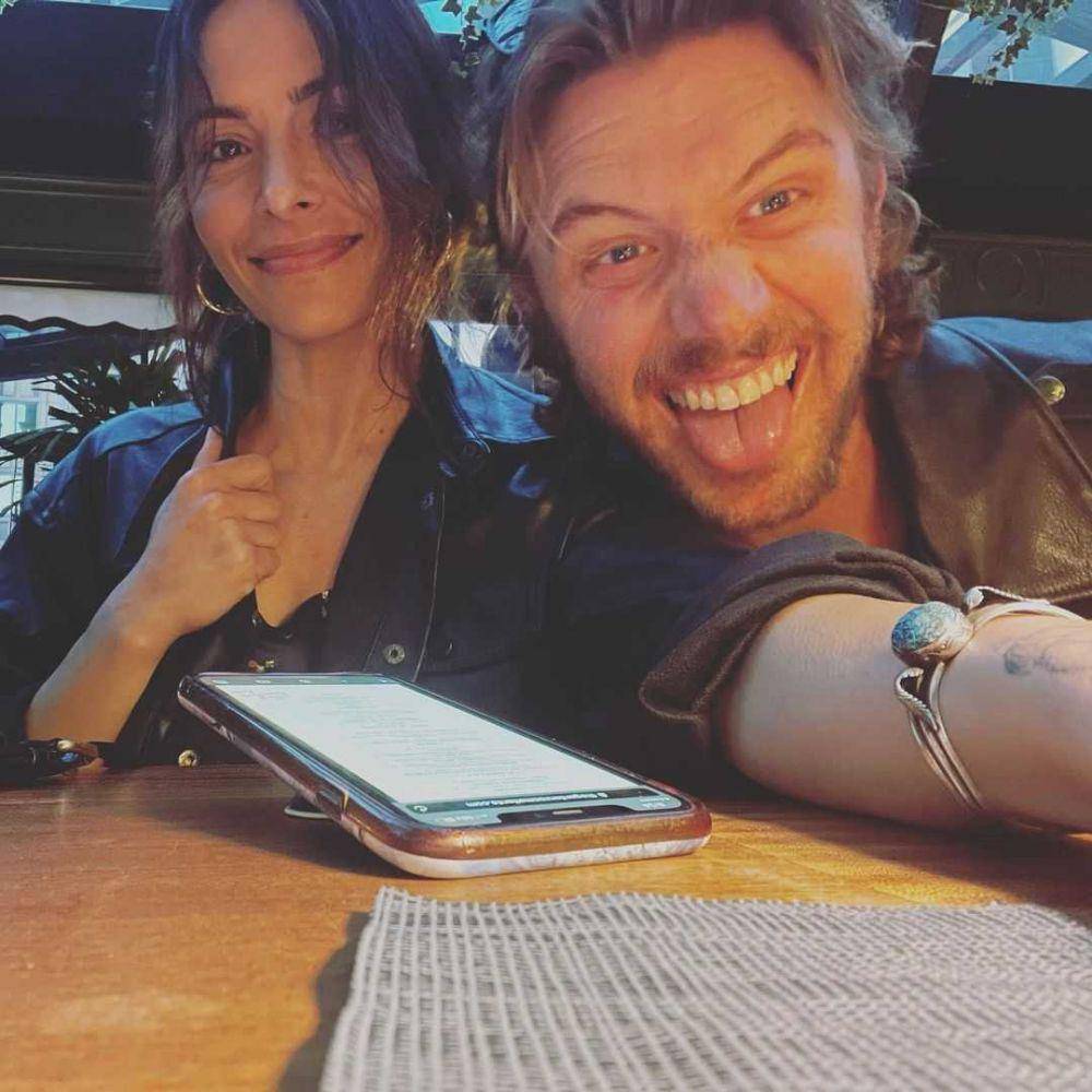 Sarah Shahi dan Adam Demos (instagram.com/sarahshahi)