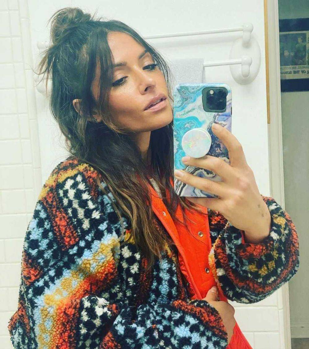 Sarah Shahi (instagram.com/sarahshahi)
