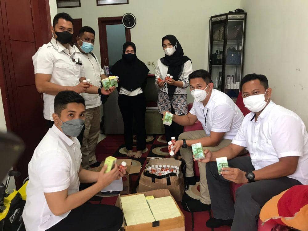 Subdit I Indagsi Ditreskrimsus Polda Lampung mengamankan seorang wanita NSB, diduga mengedarkan belasan ribu butir kapsul pelangsing dan penambah berat badan. (IDN Times/Tama Yudha Wiguna)