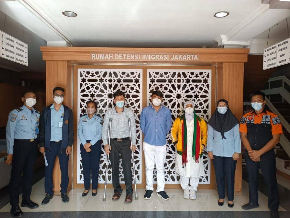 Proses pemindahan pengungsi Afganistan ke Jakarta. / Dok. Rudenim Makassar