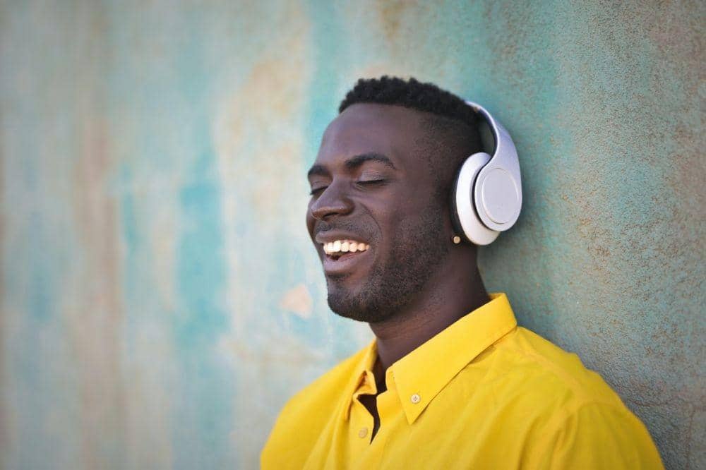 [QUIZ] Dari Lagu Cinta Ini, Kami Tahu Kepribadian Kamu Seperti Apa, Pilih!