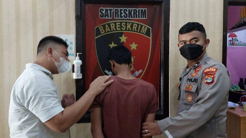 Unit Perlindungan Perempuan dan Anak (UPPA) Satuan Reserse Kriminal Polres Tanggamus menangkap pelaku pemerkosaan. (Dok. Polres Tanggamus).