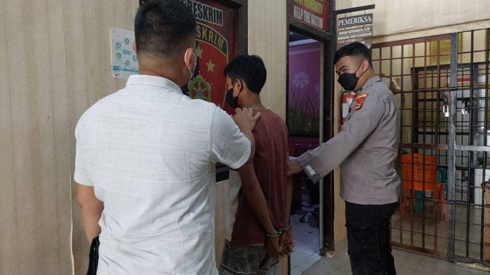 Unit Perlindungan Perempuan dan Anak (UPPA) Satuan Reserse Kriminal Polres Tanggamus menangkap pelaku pemerkosaan. (Dok. Polres Tanggamus).