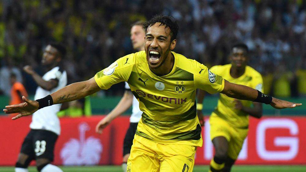Pierre-Emerick Aubameyang berseragam Borussia Dortmund (skysports.com)