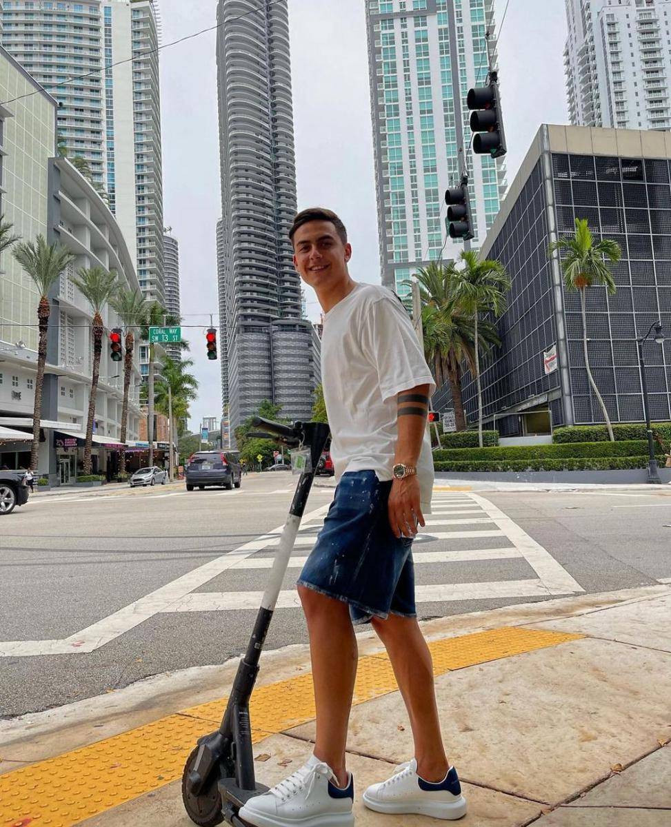 Gaya busana Paulo Dybala (instagram.com/paulodybala)