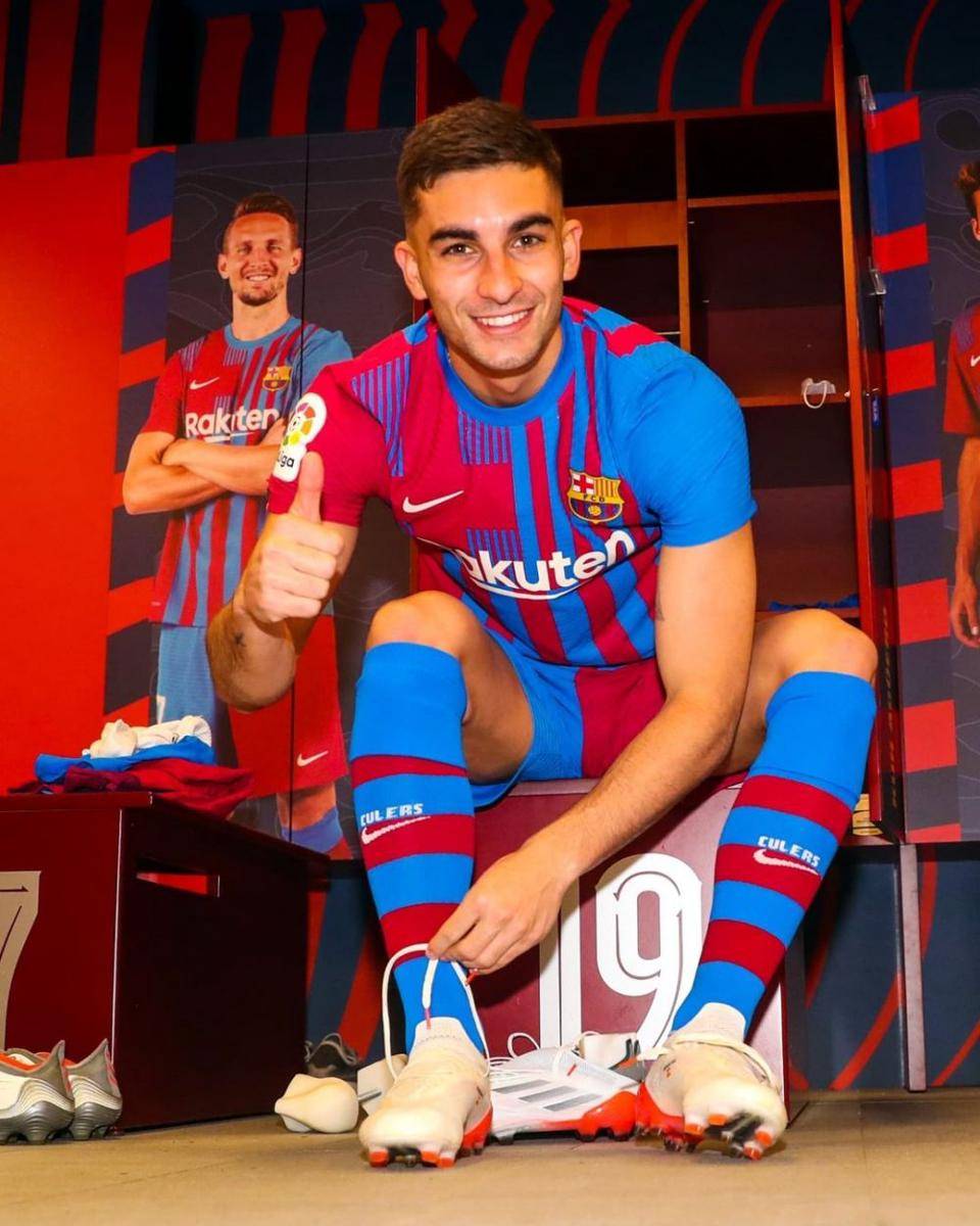 Barcelona akhirnya mendatangkan Ferran Torres dari Manchester City. (instagram.com/fcbarcelona)