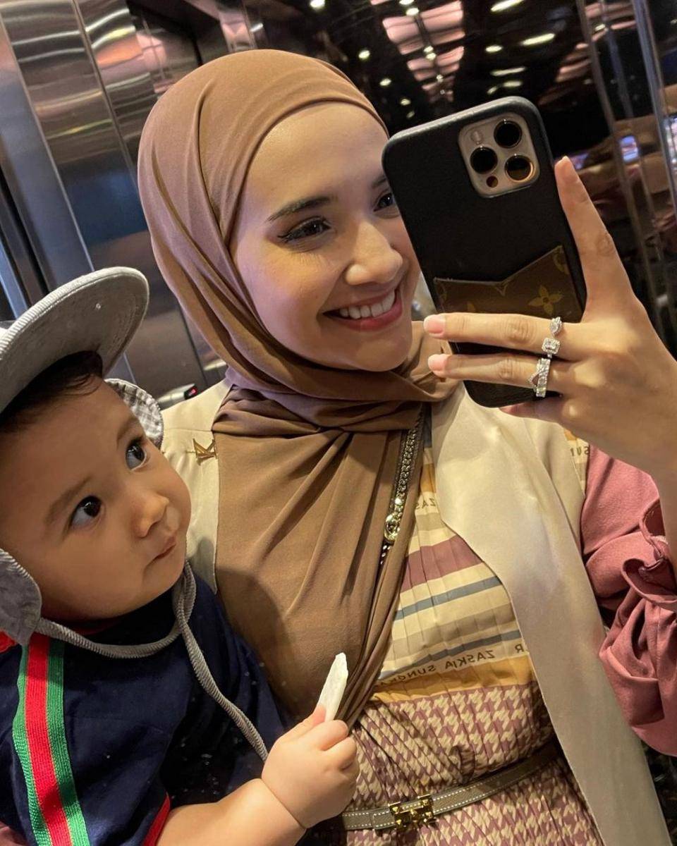 Zaskia Sungka dan buah hati (instagram.com/zaskiasungkar15)