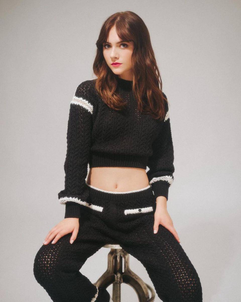 Emilia Jones (instagram.com/thealexandraarnold)
