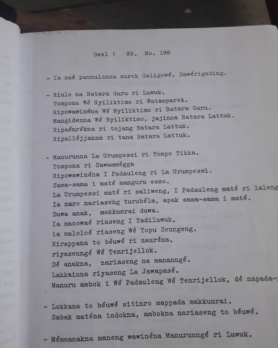 Transliterasi naskah I La Galigo NBG 188 yang jadi salah satu sumber buku "Romansa Purba di Stanza I La Galigo". (Dok. Alvin Setiawan)