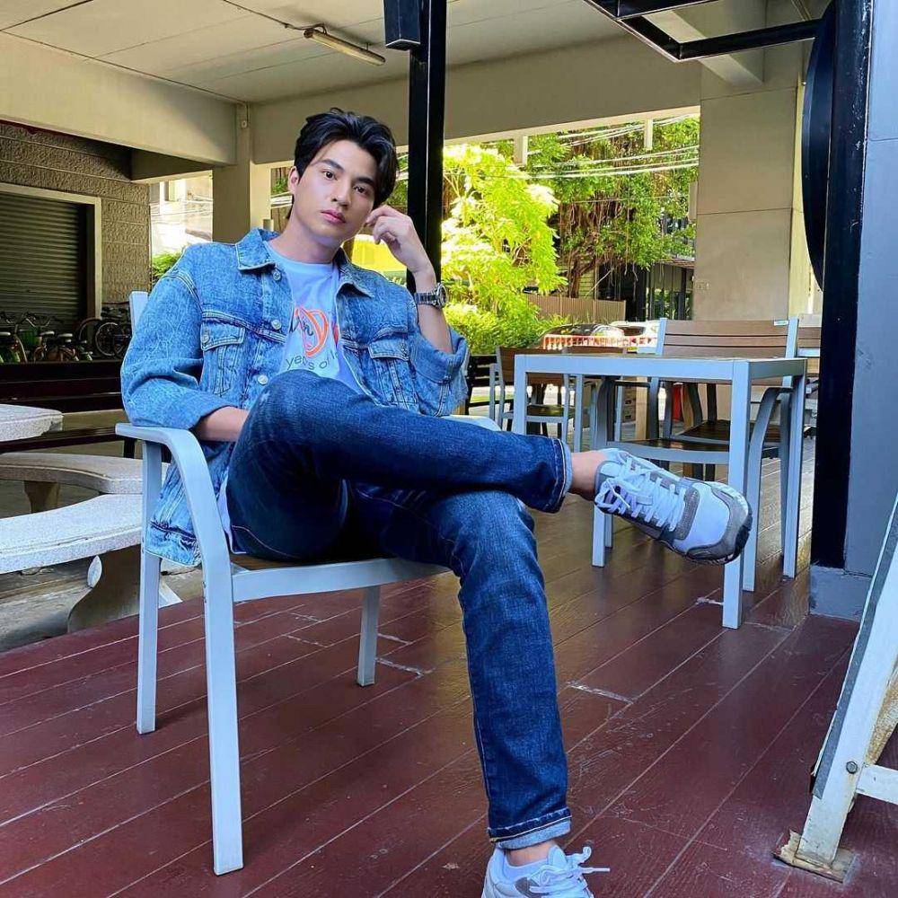 sneakers ala Gulf Kanawut (instagram.com/gulfkanawut)